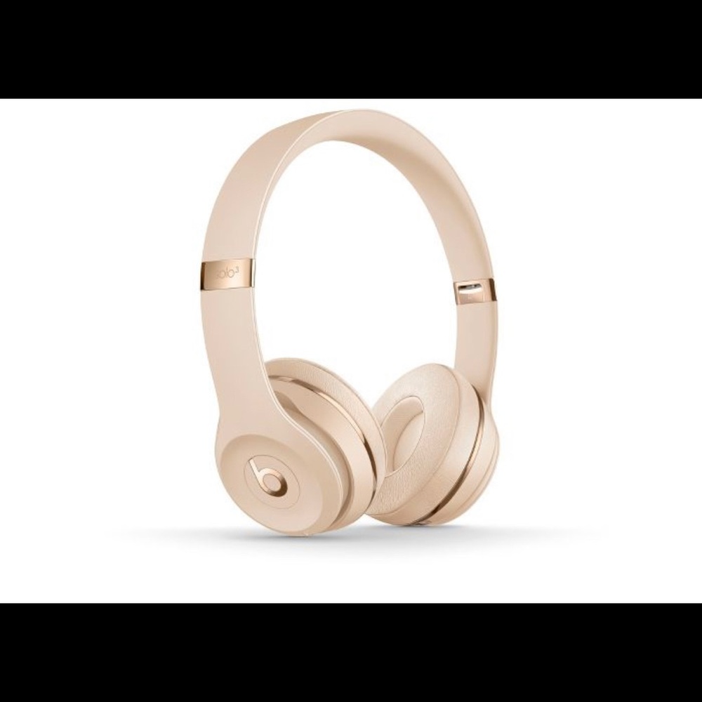 Beats Solo 3 Headphones Gold with Case + charger